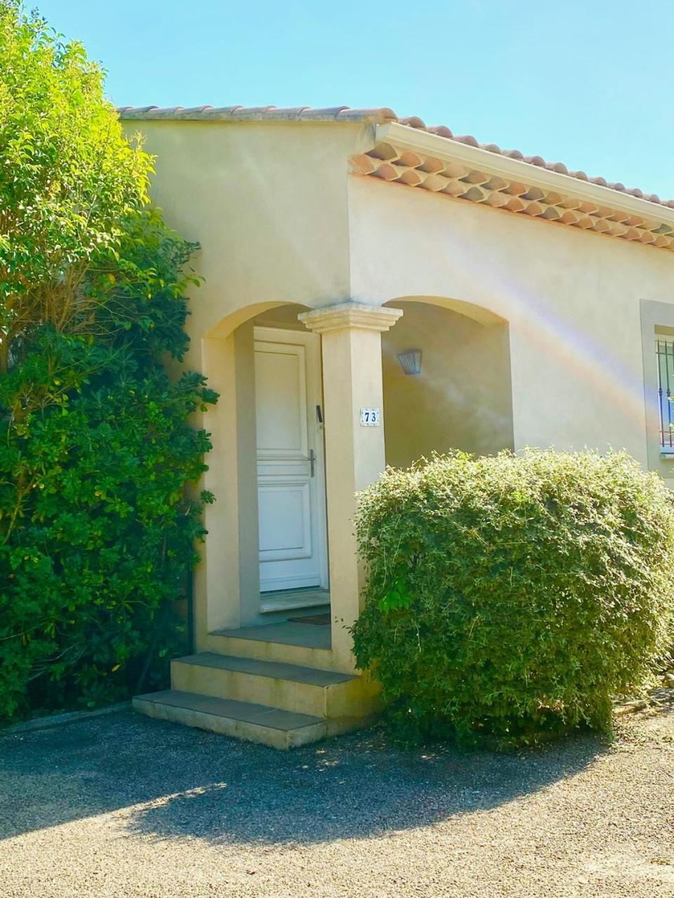Appartement Neuf Et Au Calme Proche Avignon Althen-des-Paluds Bagian luar foto